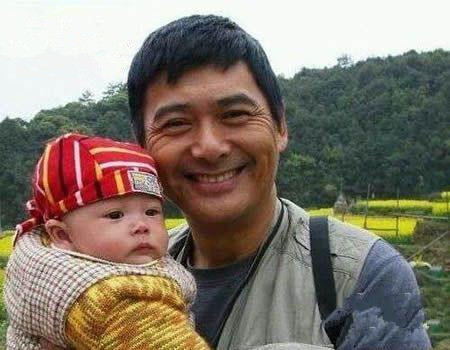 街拍幽默,百家乐翻天。