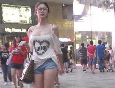 真人百家乐“夏季街上妹子亮点多”