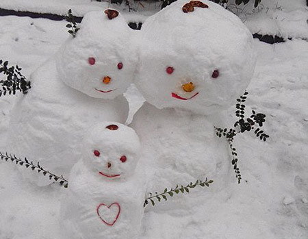 开心百家乐“雪人一家亲温暖整个冬